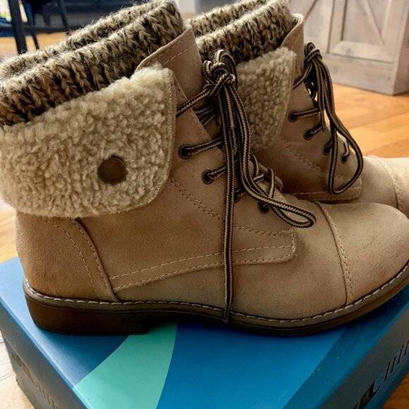 Cliff's by White Mountain - Women's Duena Hiking Style Boot - Natural - Size 8.5 - Picture 2 of 8